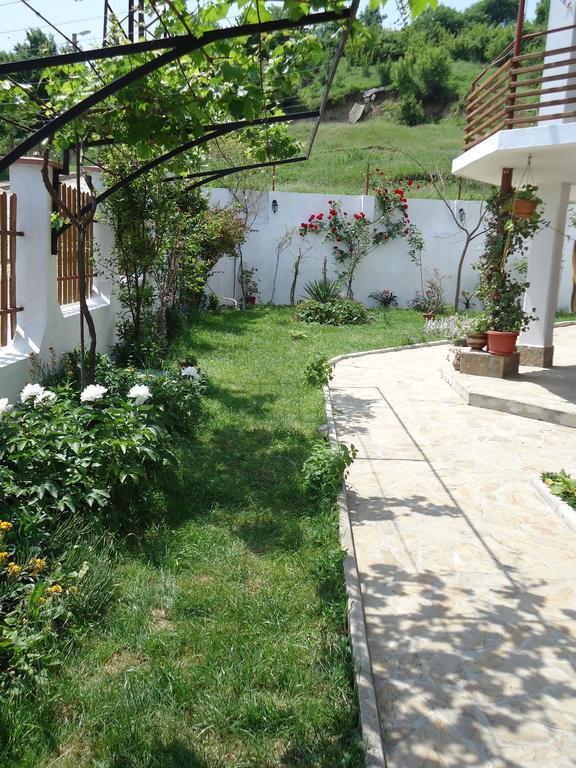 Petrovi Guest House Obzor Luaran gambar