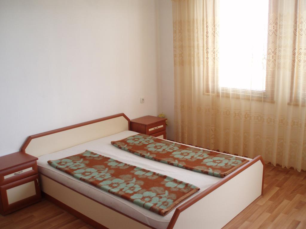 Petrovi Guest House Obzor Luaran gambar